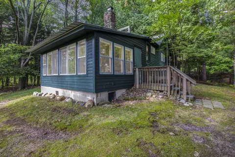 3027 W Yankee Rd, Six Lakes, MI 48886