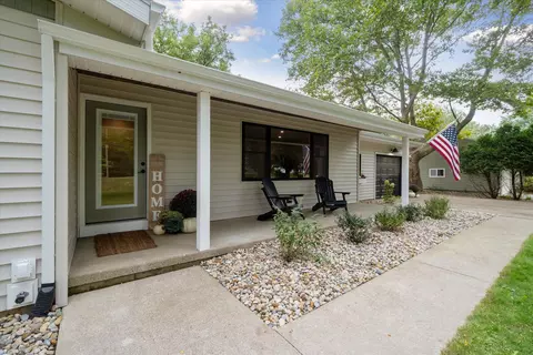 3399 Pine Ridge Dr, Jackson, MI 49201 photo 4