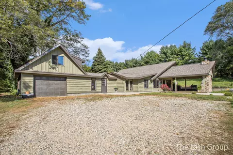 292 4th St, Plainwell, MI 49080 photo 7