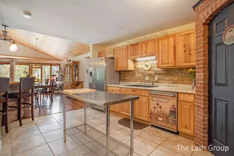 292 4th St, Plainwell, MI 49080 photo 15