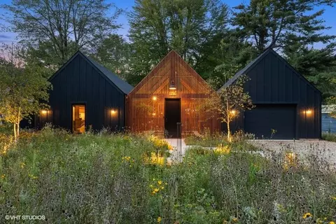 9617 Union Pier Rd, Union Pier, MI 49129