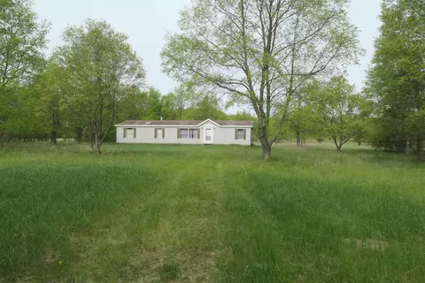7391 N Gilmore Rd, Farwell, MI 48622