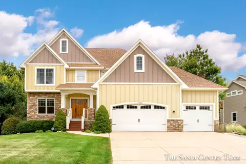 16422 W Willow Dr, Spring Lake, MI 49456