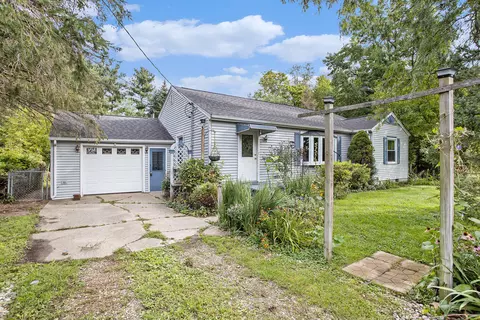 9755 E G Ave, Galesburg, MI 49053