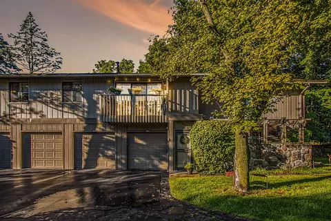 3848 Greenleaf Cir, Kalamazoo, MI 49008
