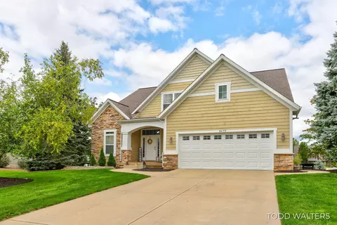 3079 Park South Dr, Jenison, MI 49428