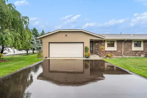 6784 Waterview Dr SW, Grandville, MI 49418