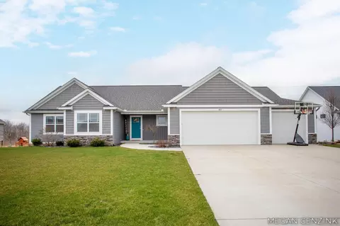 487 Midgrove Dr, Zeeland, MI 49464