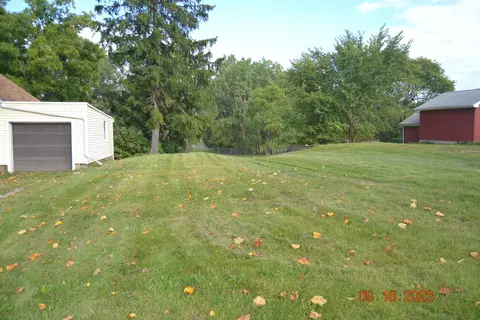 201 Briscoe Pl, Jackson, MI 49203 photo 4