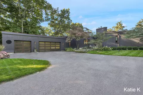 12949 Wilderness Trl, Grand Haven, MI 49417