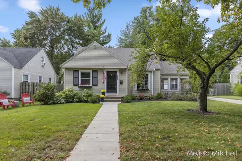 2046 Tenway Dr SE, Grand Rapids, MI 49506