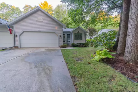 17113 Arthur Ct #30, Spring Lake, MI 49456