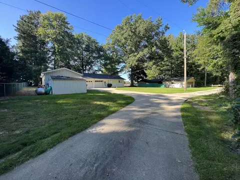 225 E Lakeshore Dr, Hope, MI 48628 photo 9