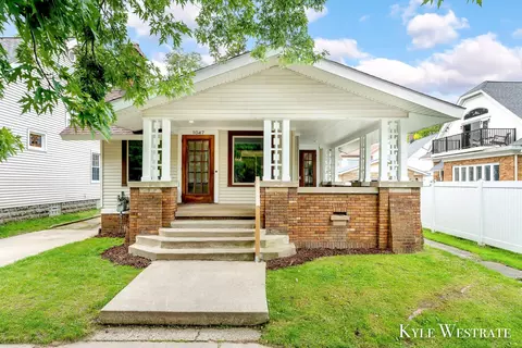 1047 Fremont Ave NW, Grand Rapids, MI 49504