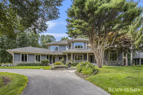1685 Flowers Crossing Dr NE, Grand Rapids, MI 49525