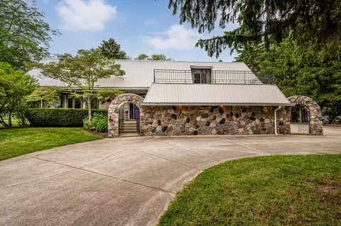 2714 Sunnydale Dr, St. Joseph, MI 49085