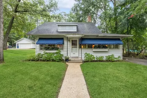 46208 Perkins Blvd, New Buffalo, MI 49117