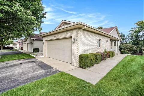 1097 Amber Ridge Dr SW, Byron Center, MI 49315