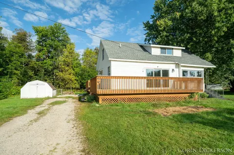 225 Water St, Belding, MI 48809 photo 3