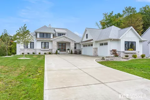 8164 Country Rail Dr SW, Byron Center, MI 49315