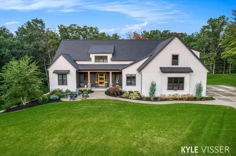 943 Little Bee Ln, Ada, MI 49301