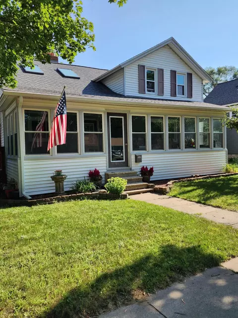 400 Union St, Plainwell, MI 49080