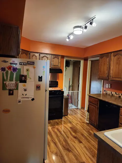 400 Union St, Plainwell, MI 49080 photo 6