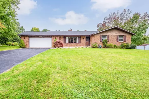 11105 Evergreen Dr, Berrien Springs, MI 49103