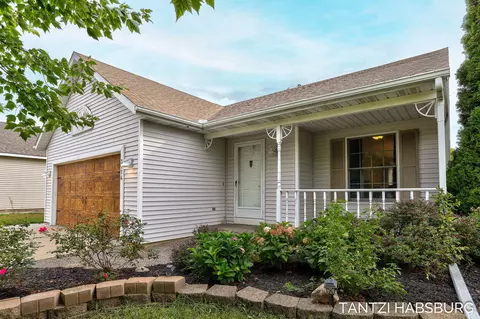 3174 Riley Ridge Rd, Holland, MI 49424