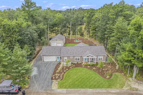 6585 Mohawk St, Pentwater, MI 49449