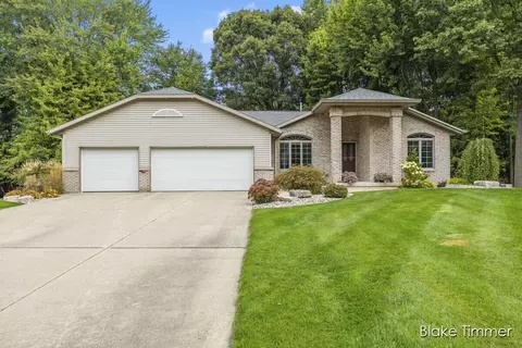 7434 Tory Dr, Hudsonville, MI 49426