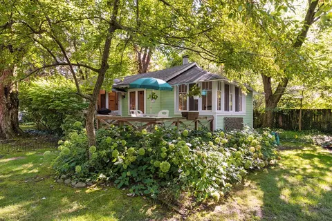 15911 Lake Ave #3, Union Pier, MI 49129