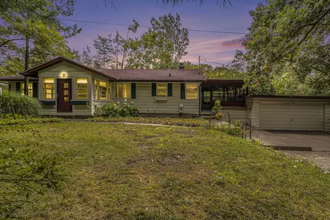 6718 Burton St SE, Grand Rapids, MI 49546