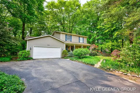 6494 Wildwood Rd, Holland, MI 49423