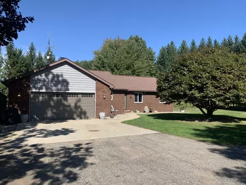 26030 Schrader Rd, Sturgis, MI 49091