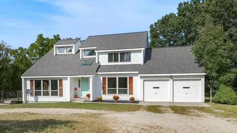 10085 36th St SE, Lowell, MI 49331