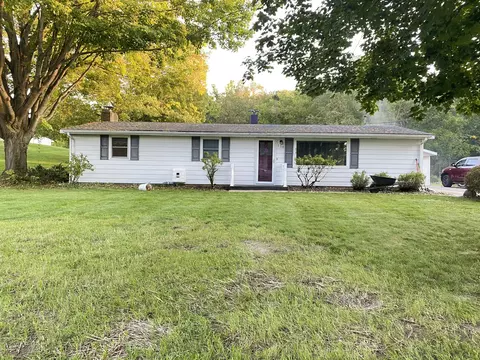 158 South St, Saranac, MI 48881