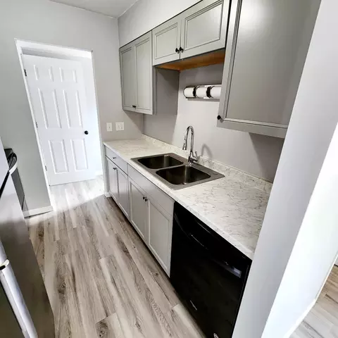 4548 Westbrook Dr, Jackson, MI 49201 photo 3