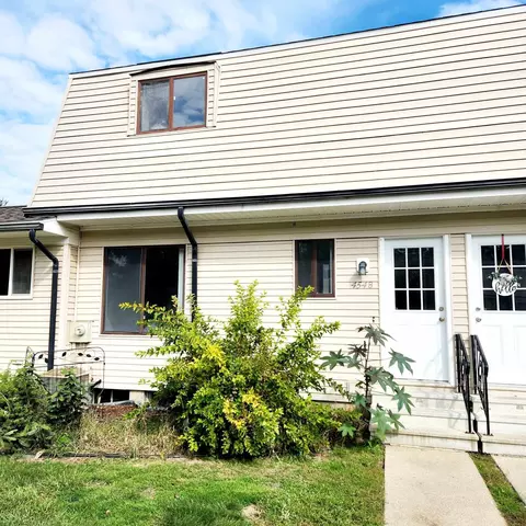 4548 Westbrook Dr, Jackson, MI 49201