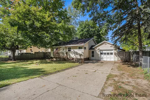 1730 Langeland Ave, Muskegon, MI 49442