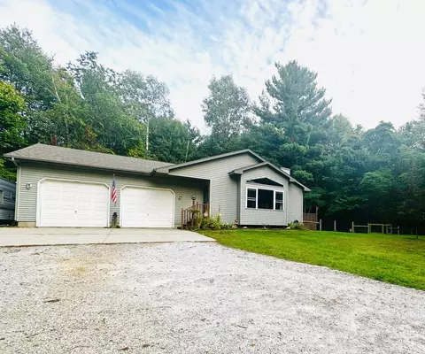 10438 Wisner Ave, Grant, MI 49327