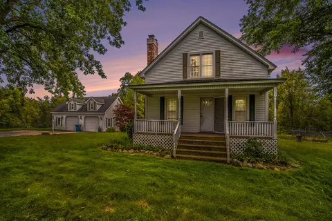 4476 W Snow Rd, Bridgman, MI 49106