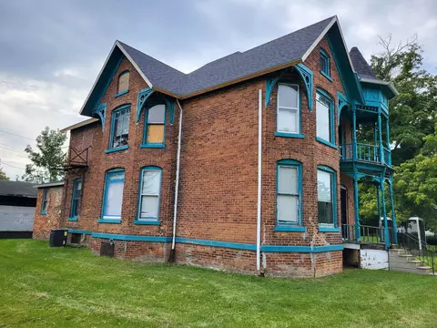 662 Highland Ave, Benton Harbor, MI 49022