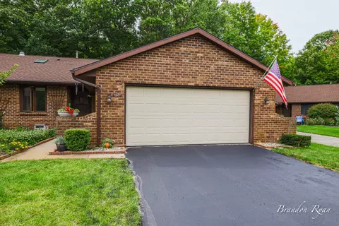 11307 Whispering Creek Dr, Allendale, MI 49401