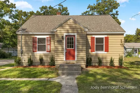 5220 E Apple Ave, Muskegon, MI 49442