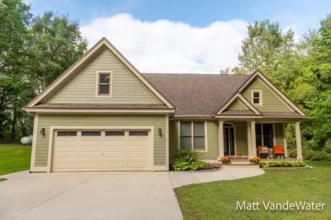 12171 Hart St NE, Greenville, MI 48838