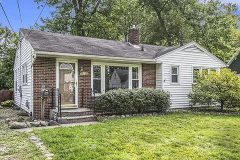 1308 Upland Dr, Kalamazoo, MI 49048