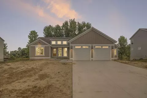 7527 Shorewood St, Allendale, MI 49401