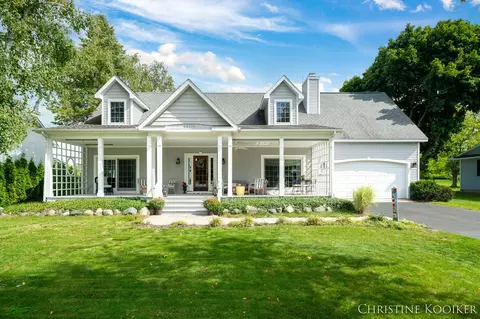 13730 Peninsula Dr, Traverse City, MI 49686