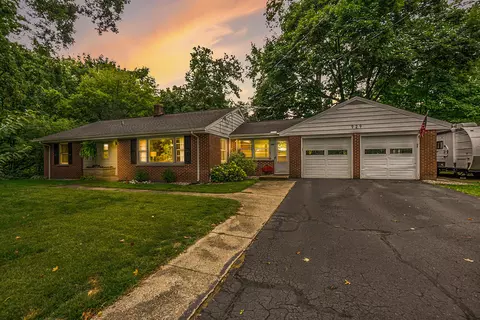 929 Schuring Rd, Portage, MI 49024